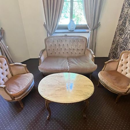 Palac Victoria Mgowo Bagian luar foto
