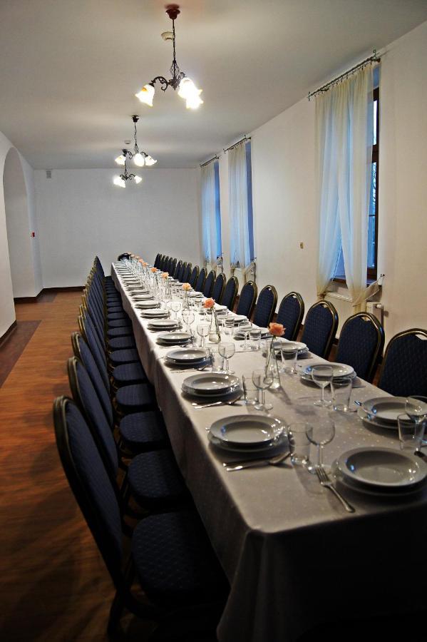 Palac Victoria Mgowo Bagian luar foto