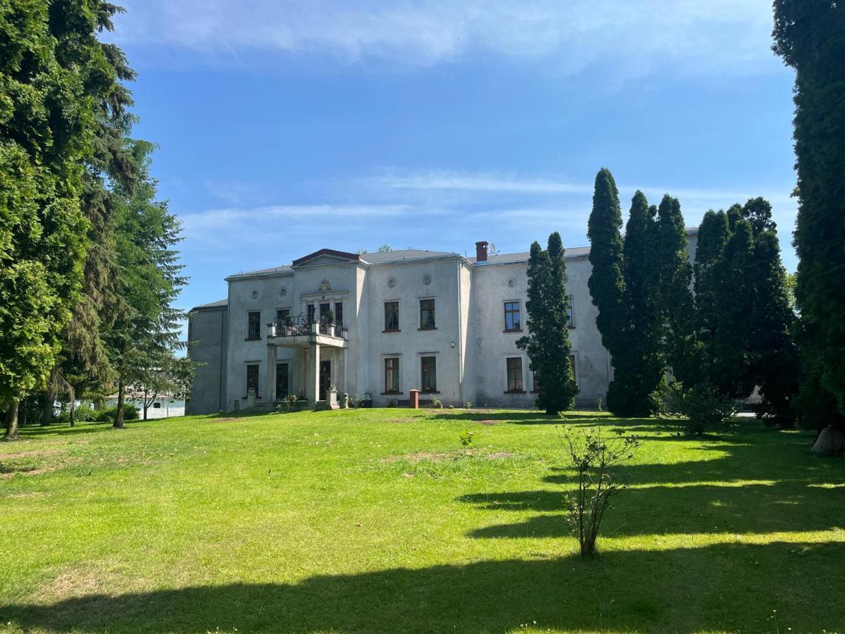 Palac Victoria Mgowo Bagian luar foto