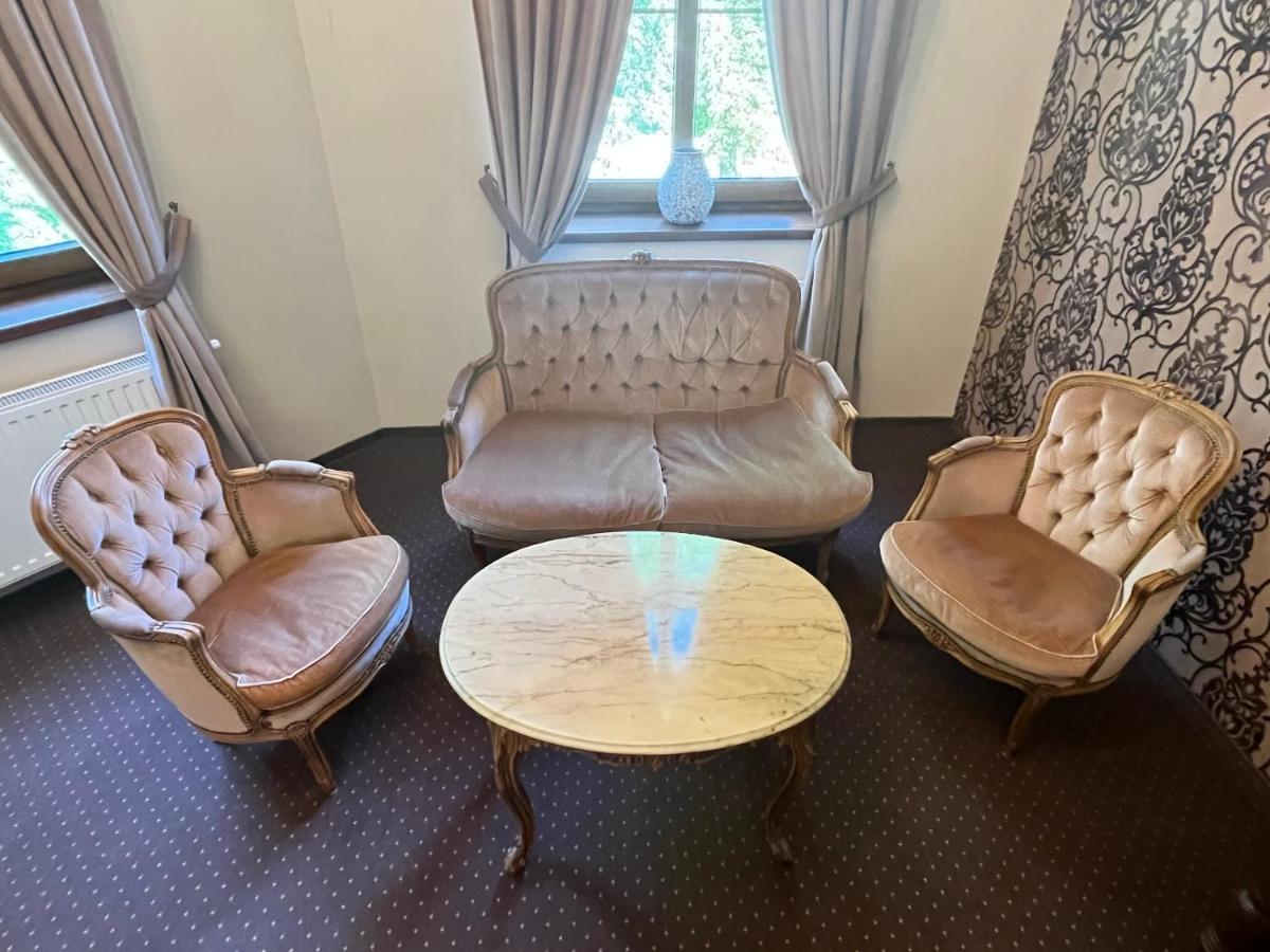 Palac Victoria Mgowo Bagian luar foto